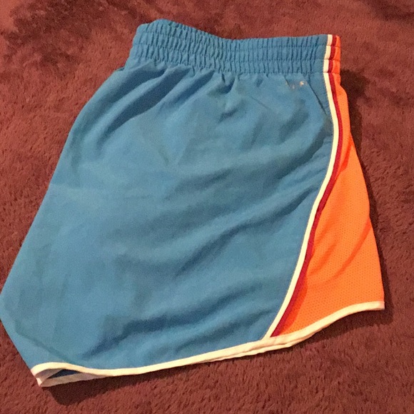 Nike Dry Fit Workout Shorts - Size Large - Picture 5 of 8